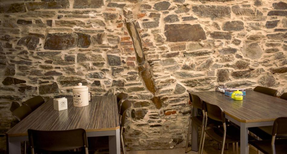 Albergue De La Piedra Вилафранка дел Биерсо Екстериор снимка